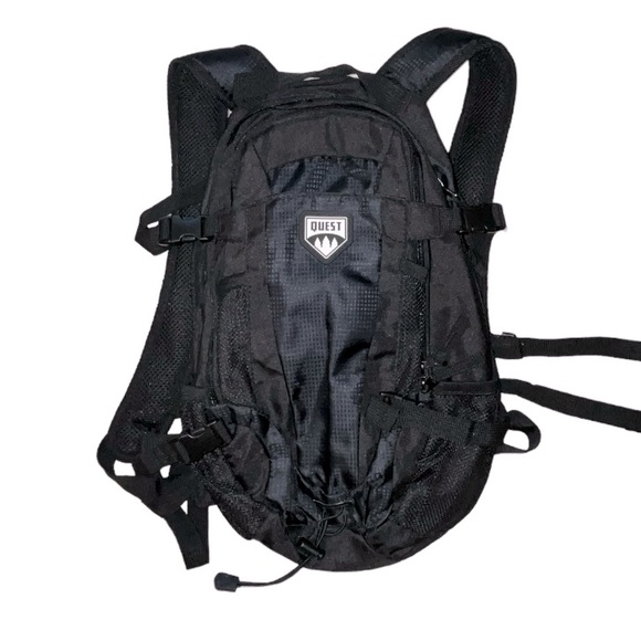 Quest Bladder Hydration Pack Backpack Black Outdoors Hiking Pockets Padded - Picture 1 of 8